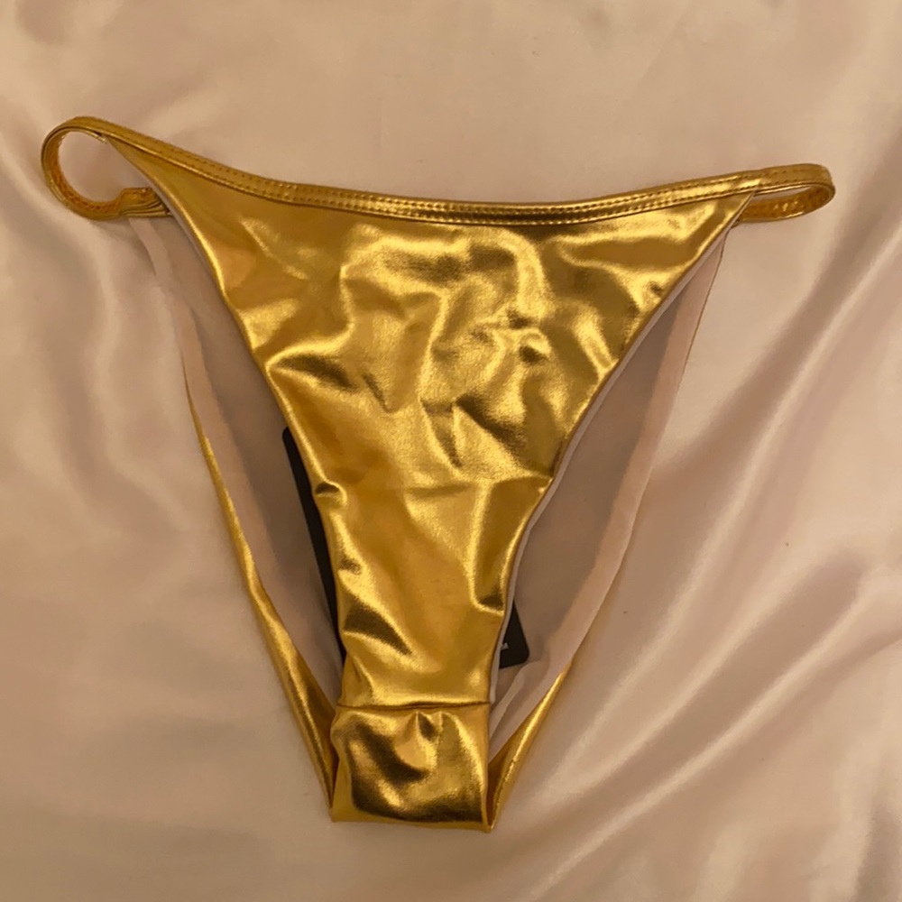 ⚡️GOLD BIKINI BOTTOMS NEVER WORN⚡️